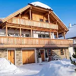 Schneeweiss Chalé *