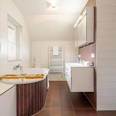 Schneeweiss Маутерндорф