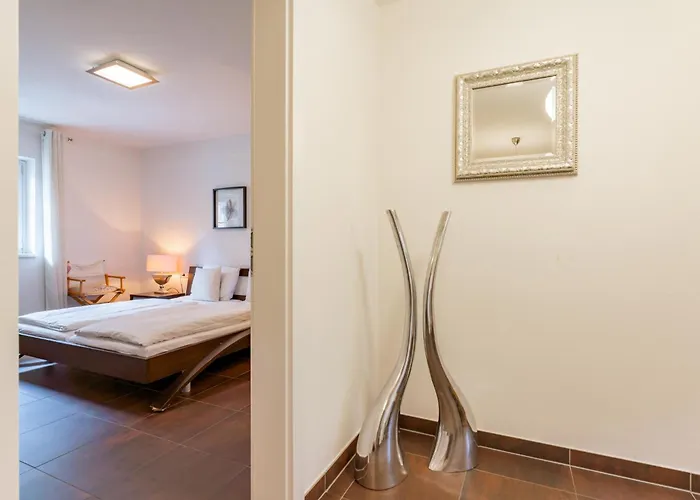 Schneeweiss מאוטרנדורף